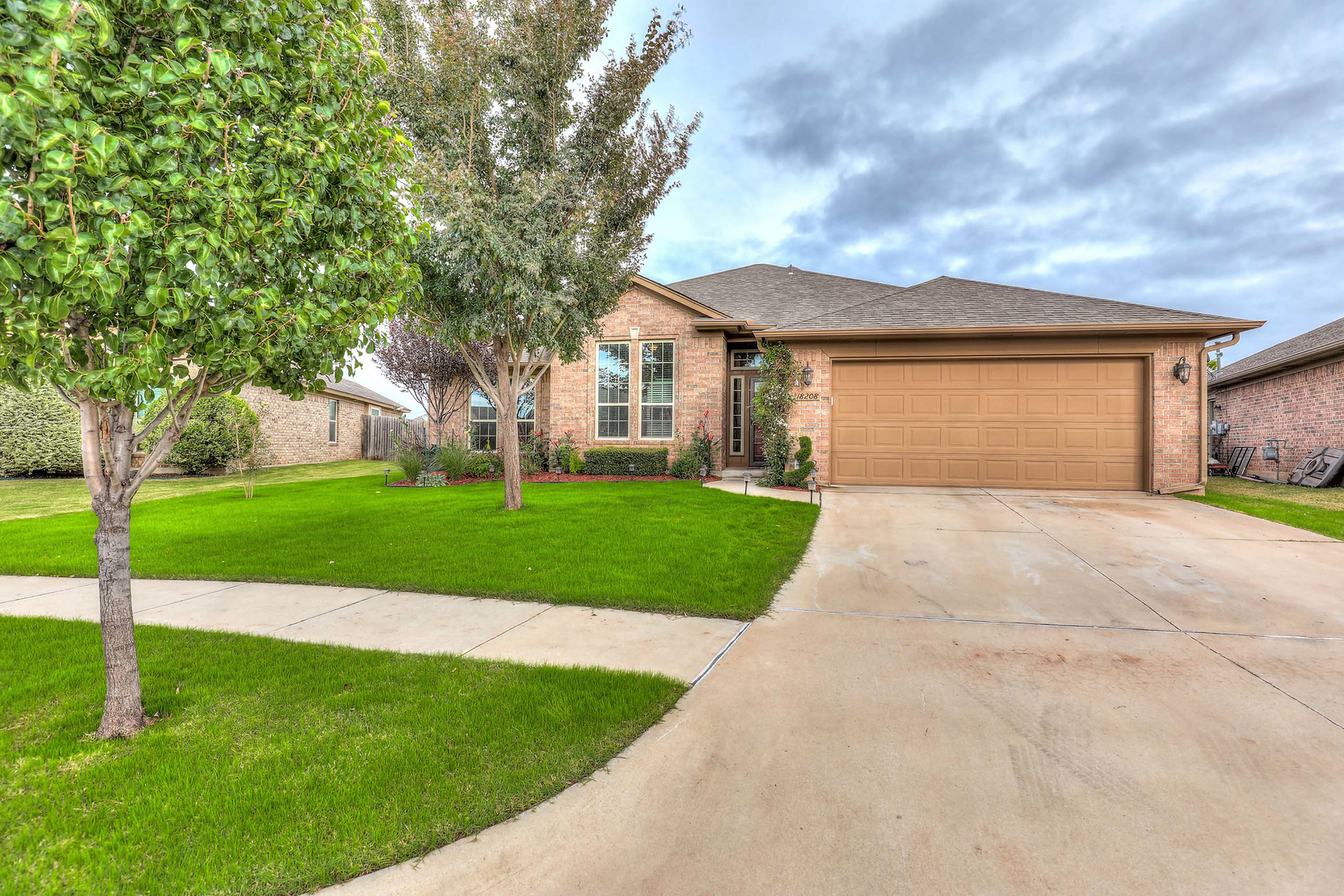 Buy or Sell a Home in Oklahoma Real Estate Agent Thomas R Compise RE/MAX At Home Edmond Oklahoma.